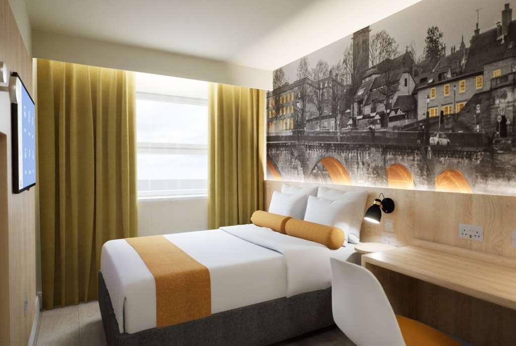 Super 8 By Wyndham Chester East Room photo