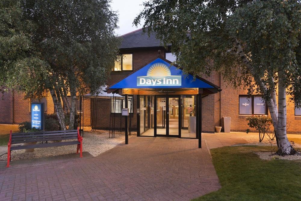 Super 8 By Wyndham Chester East Exterior photo
